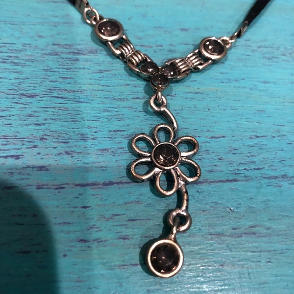 Handmade Silver Flower Rope Necklace - Picture 2 of 4